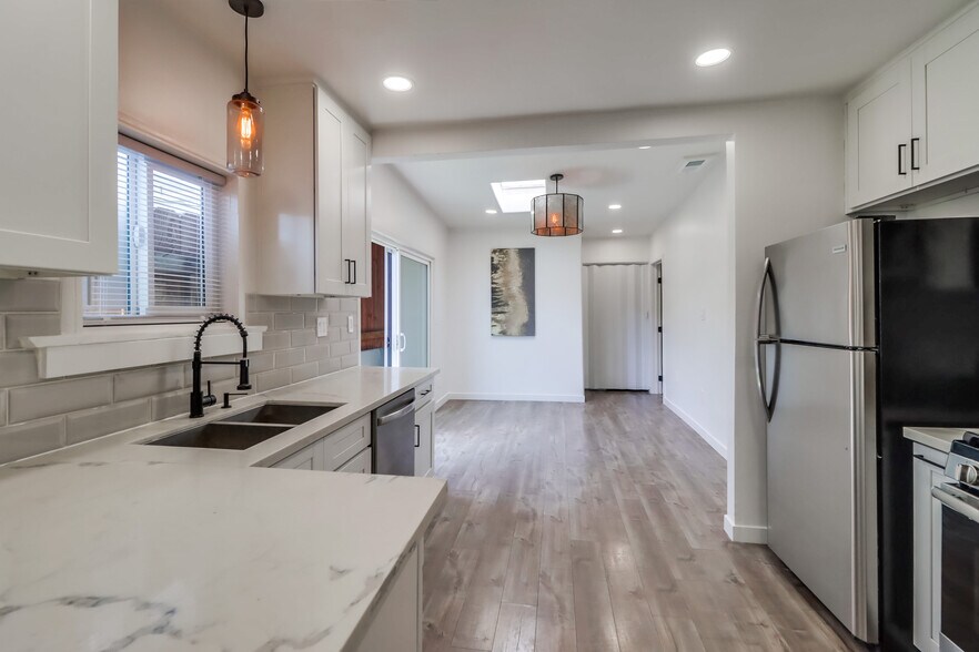 Building Photo - 3080 Island Ave
