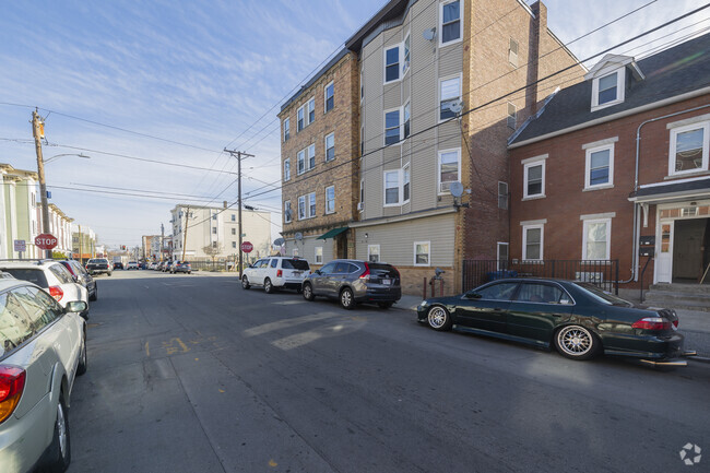 Alternative View - 71-73 Newbury St