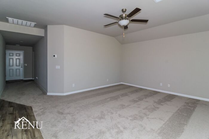 Building Photo - 1617 Maroon Dr