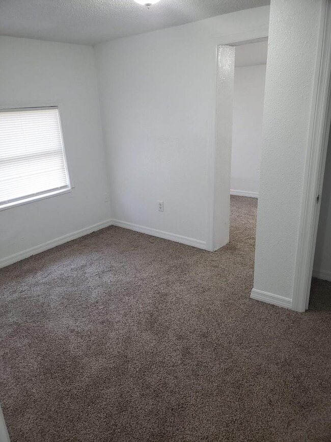 Building Photo - Large 4 bedroom house available!