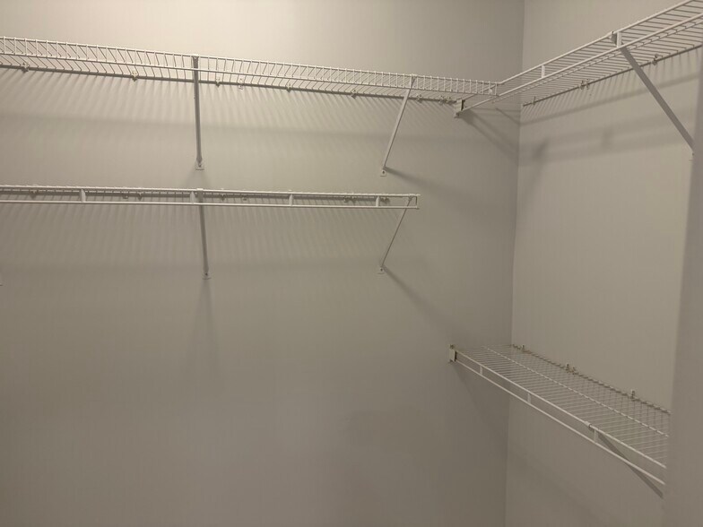 Building Photo - 107 Brookshire Ln