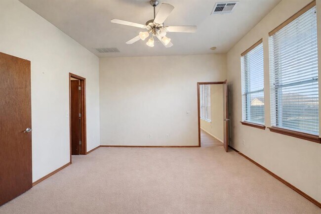 Building Photo - 14021 Harvest Cir