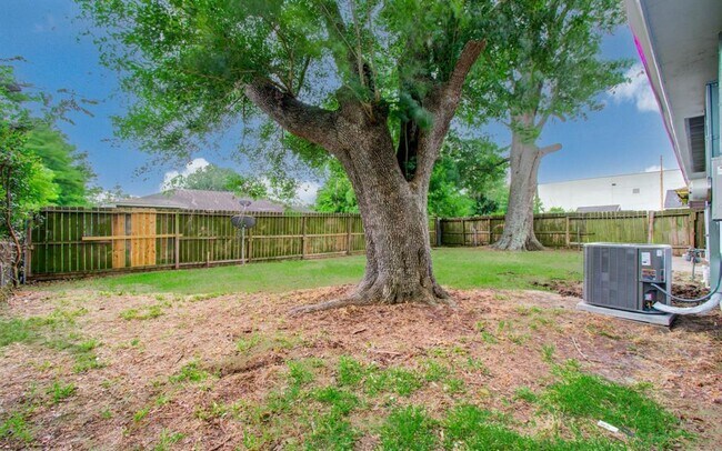 Building Photo - 6510 Cherrydale Dr