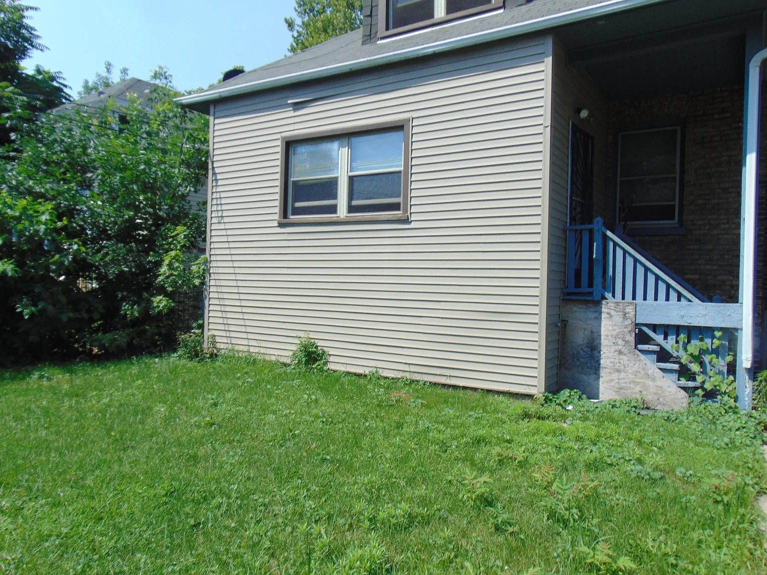 Building Photo - 7637 S Eberhart Ave