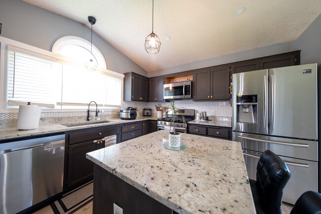 Building Photo - 15709 Chalet Ct