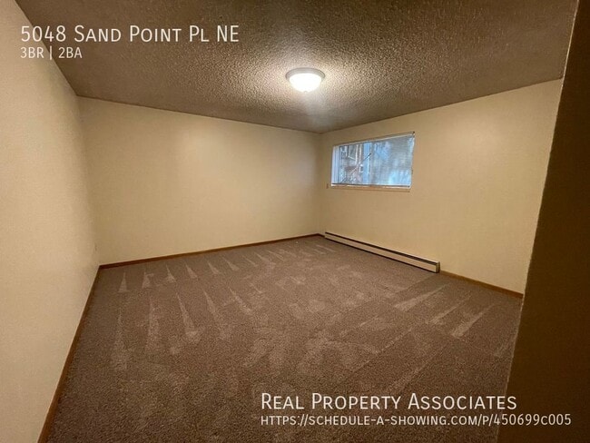 Building Photo - 5048 Sand Point Pl NE