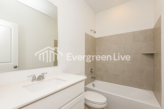 Building Photo - 1220 Dragon Wy