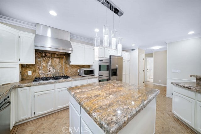 Building Photo - 2714 Club Dr