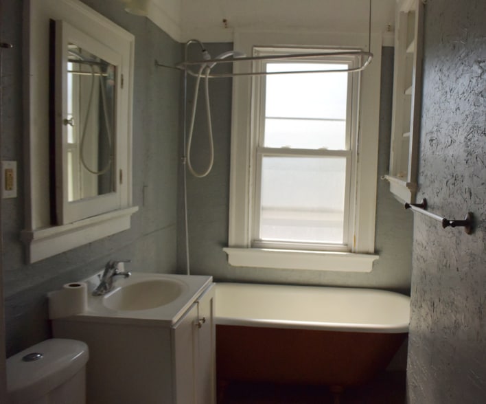 Building Photo - 319 E Montana St