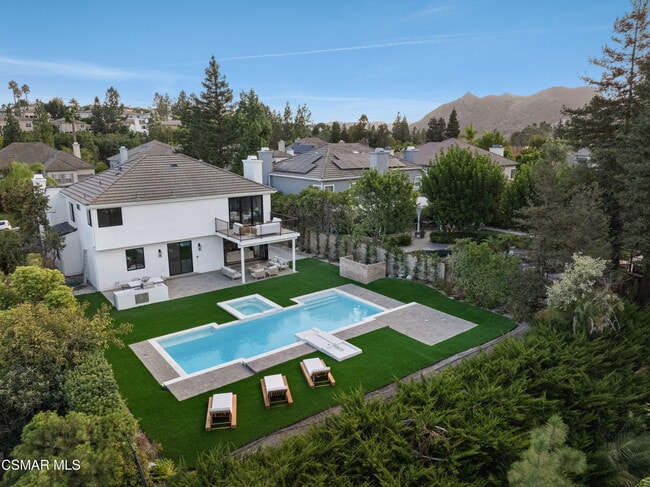 Building Photo - 24005 Clarington Dr