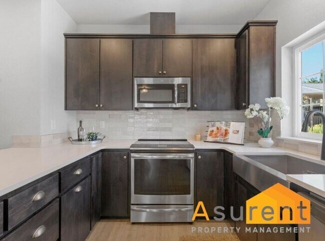Building Photo - Newer Ashland Home Coming Available Soon!