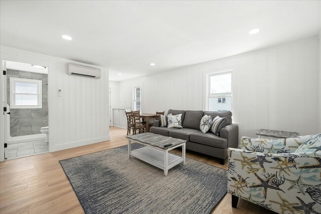 Building Photo - 11 43rd St