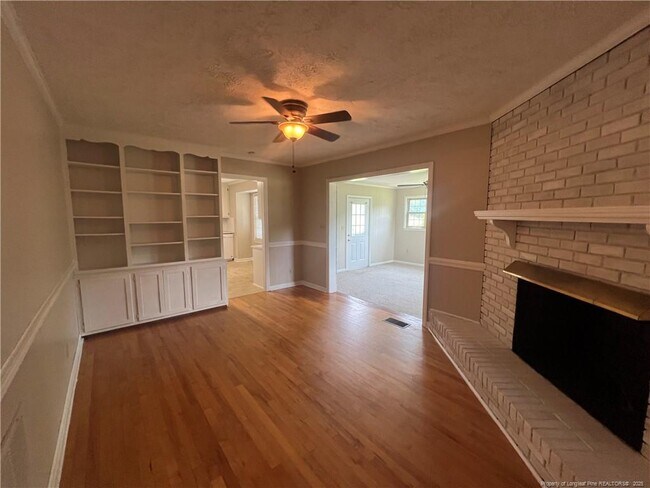 Building Photo - 368 Rock Hill Rd