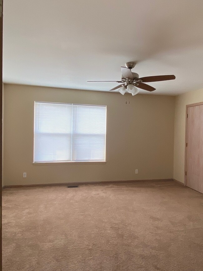 Building Photo - 1804 Grandview Pl
