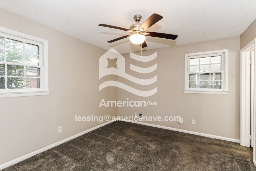 Building Photo - 4527 Robney Dr