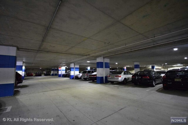 Building Photo - 3514 City Pl