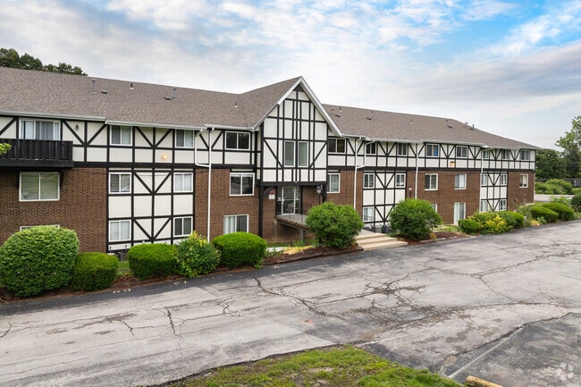 Building Photo - Courtland Manor