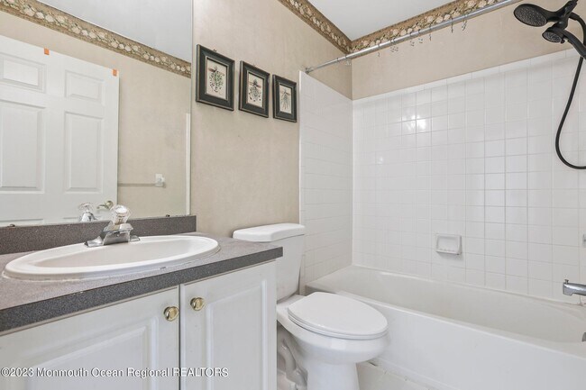 Building Photo - 19 Persimmon Ln