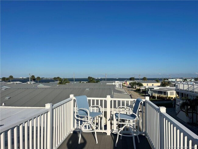 Building Photo - 118 NE Bay Dr