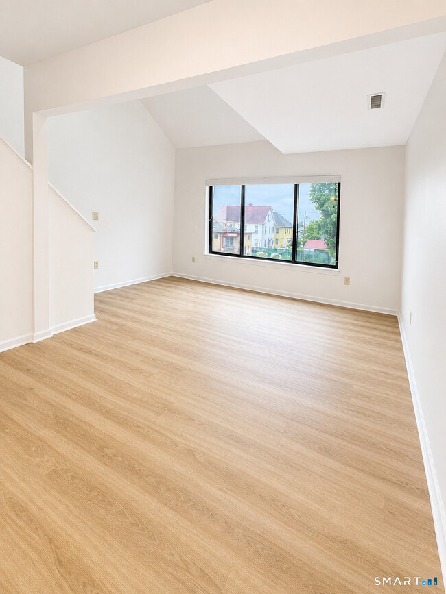 Building Photo - 1690 Dixwell Ave