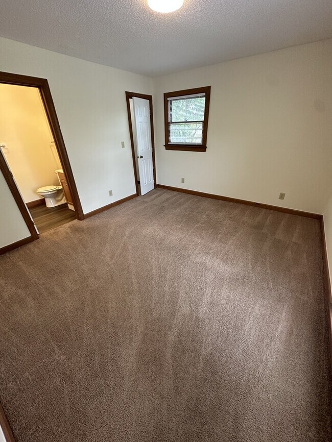 Building Photo - 3537-301 Ivy Commons Drive