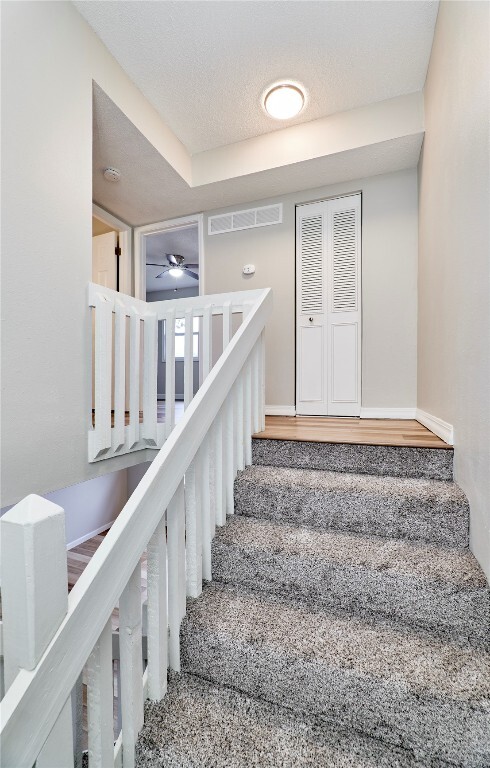 Building Photo - 2402 Savoy Dr