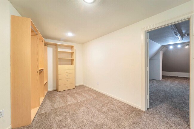 Building Photo - 1743 Randons Point Dr