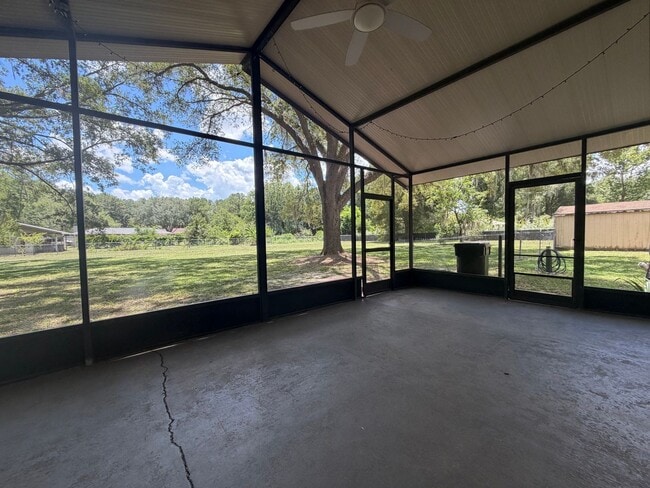 Building Photo - Windward Meadows 3BR/2BA on 1 Acre with Fenced Yard