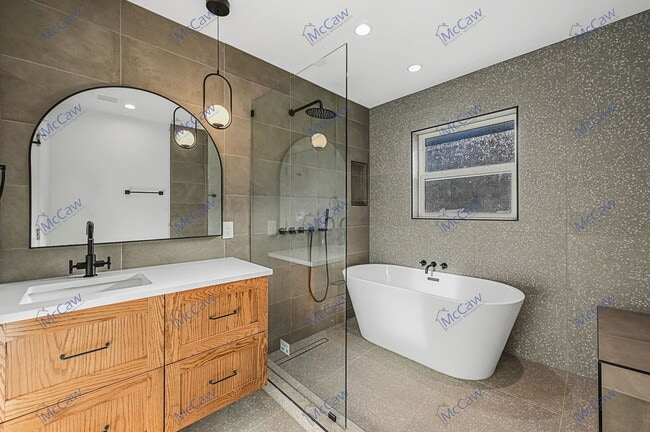 Building Photo - 7412 Fenton Dr