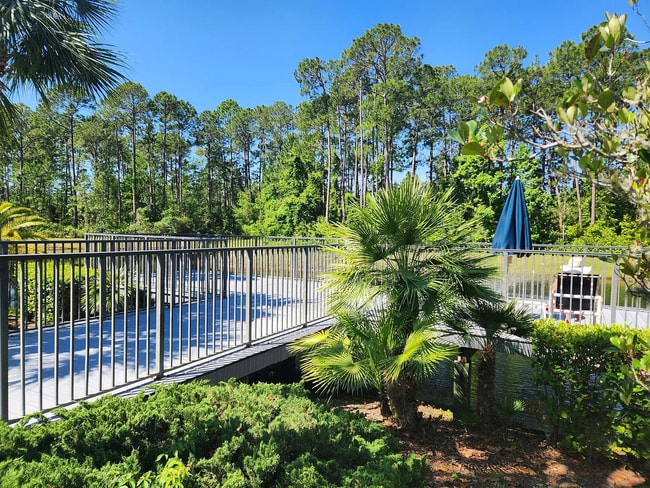 Building Photo - Belle Haven 2-Bedroom Condo with Pond View and Garage