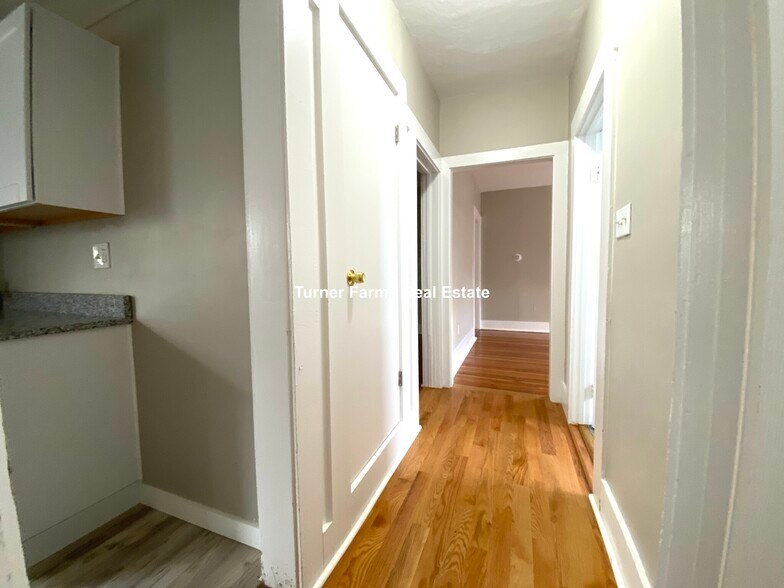 Building Photo - 6 Bowdoin St