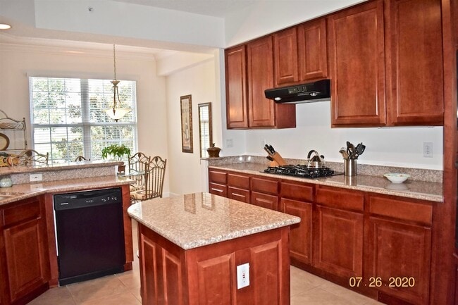 Building Photo - 215 S Ocean Grande Dr