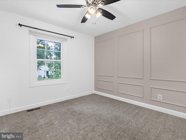 Building Photo - 7896 Pavilion Dr