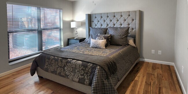 Building Photo - 6723 Eastridge Dr