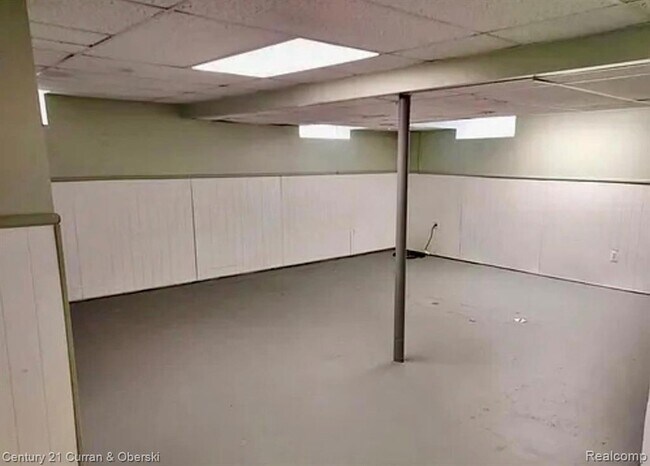 Building Photo - 32200 Fairchild St