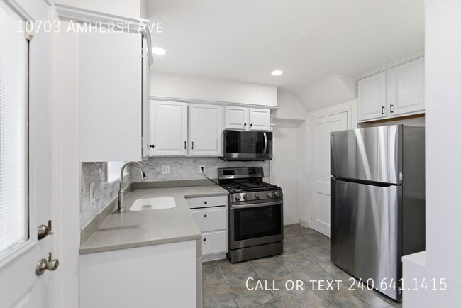 Building Photo - 10703 Amherst Ave