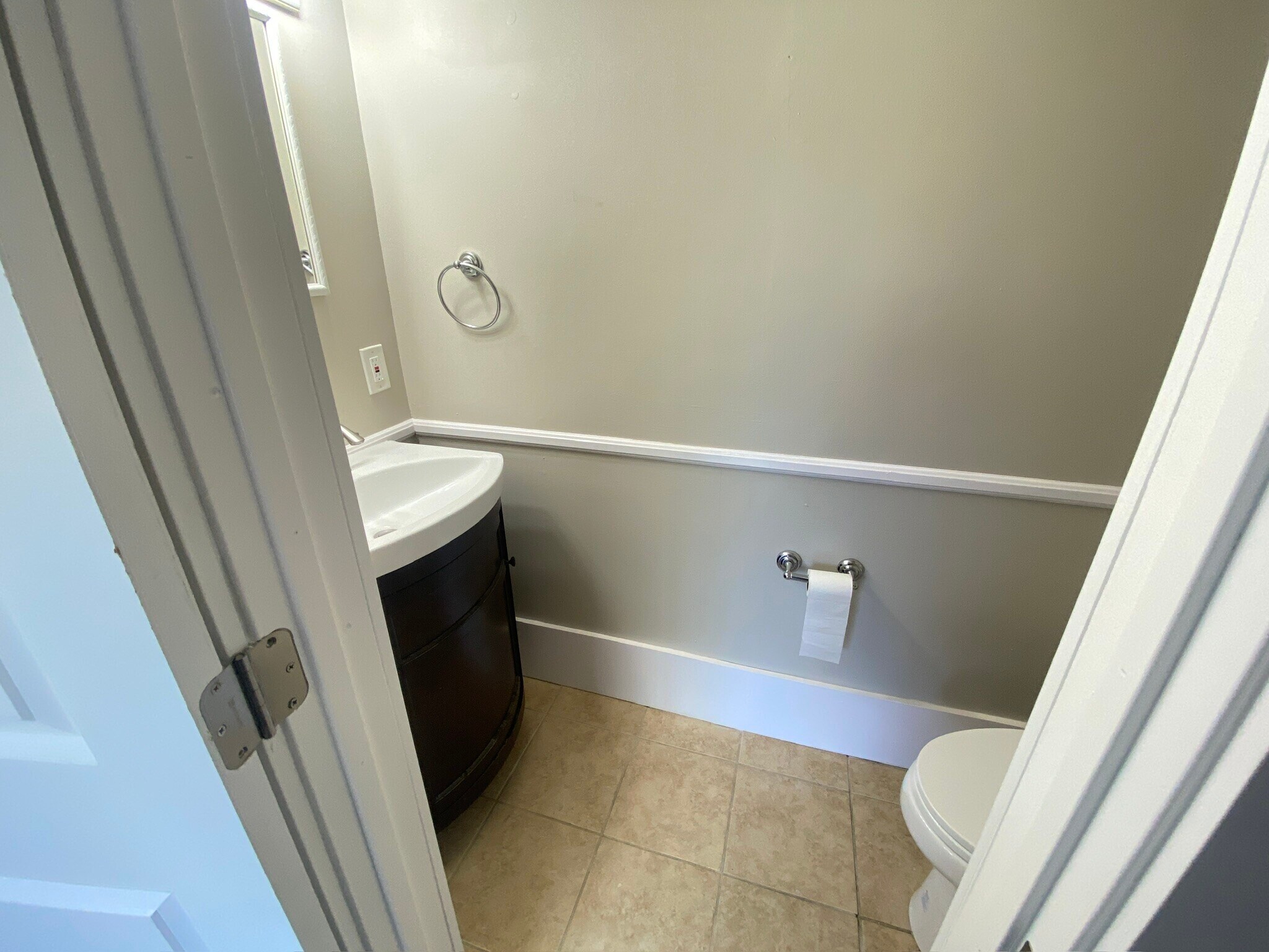 Lower-level bathroom - 3934 Red Cedar Dr