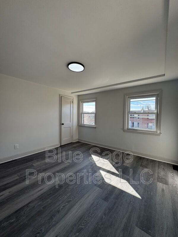 Building Photo - 1229 Wilson Dr