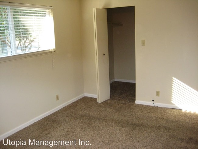 Building Photo - 2 br, 1 bath House - 1493 Del Rio Circle #A