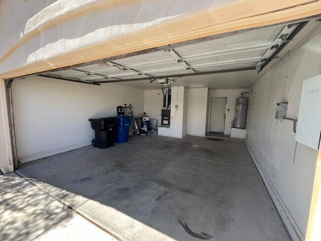 Building Photo - 11669 W Pine Mountain Ct