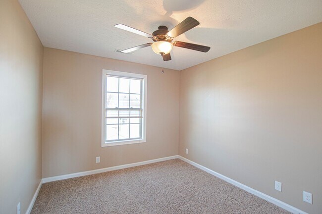 Building Photo - 613 Fennec Way