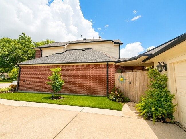 Building Photo - 2521 Black Skimmer Ct