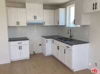 Building Photo - 1243 W 41st Pl
