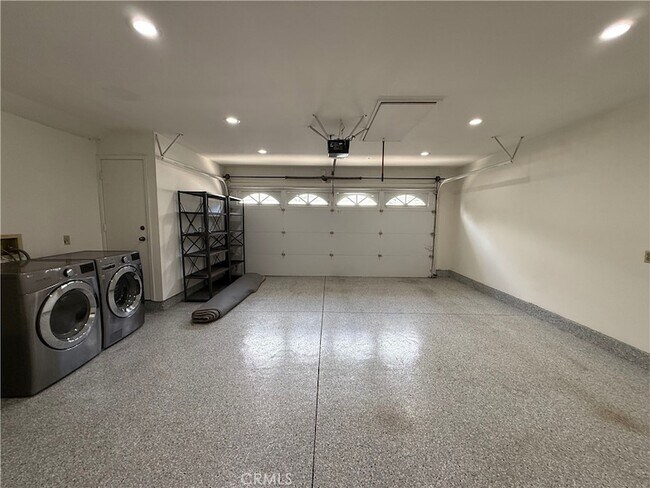 Building Photo - 600 Wakefield Ct