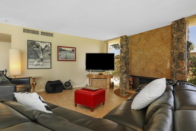 Building Photo - 42505 Adams St