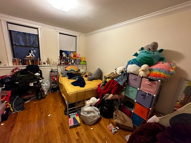 Building Photo - 27 Glenville Ave