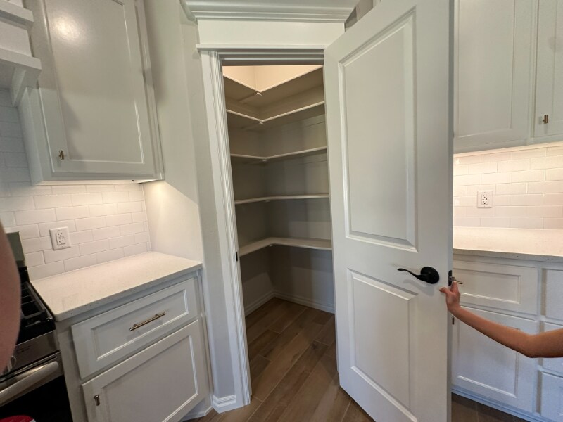 Building Photo - 1621 NE 33rd St