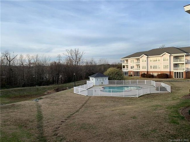 Building Photo - 8969 Meadow Vista Rd