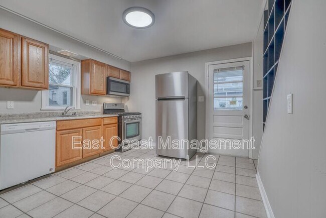 Building Photo - 9616 Mason Ave