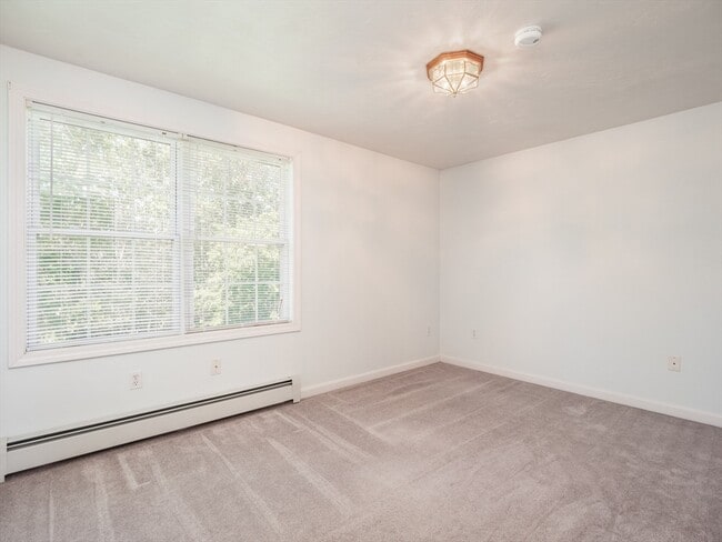 Building Photo - 90 A Loxwood St